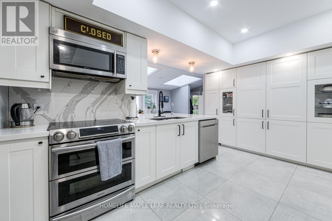 12 Adamson Street N Property Photo 11