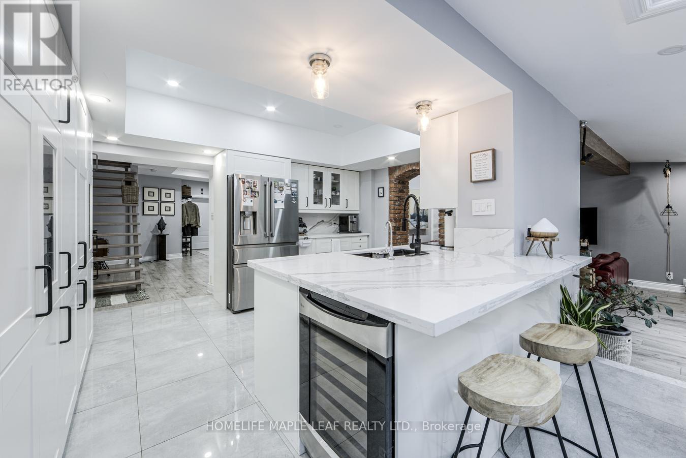 12 Adamson Street N Property Photo 12