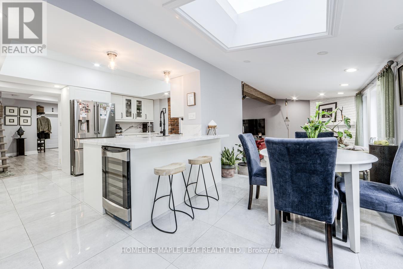 12 Adamson Street N Property Photo 14