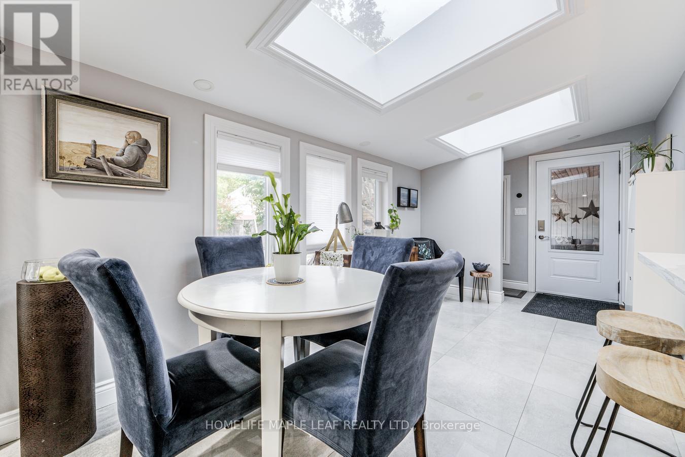 12 Adamson Street N Property Photo 15