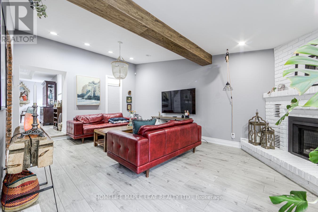 12 Adamson Street N Property Photo 16