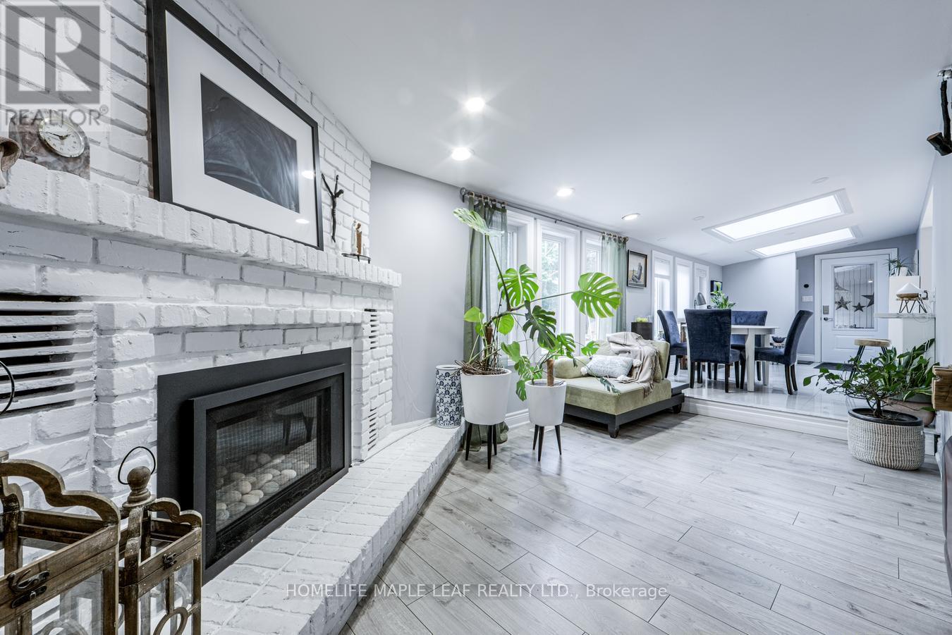 12 Adamson Street N Property Photo 19