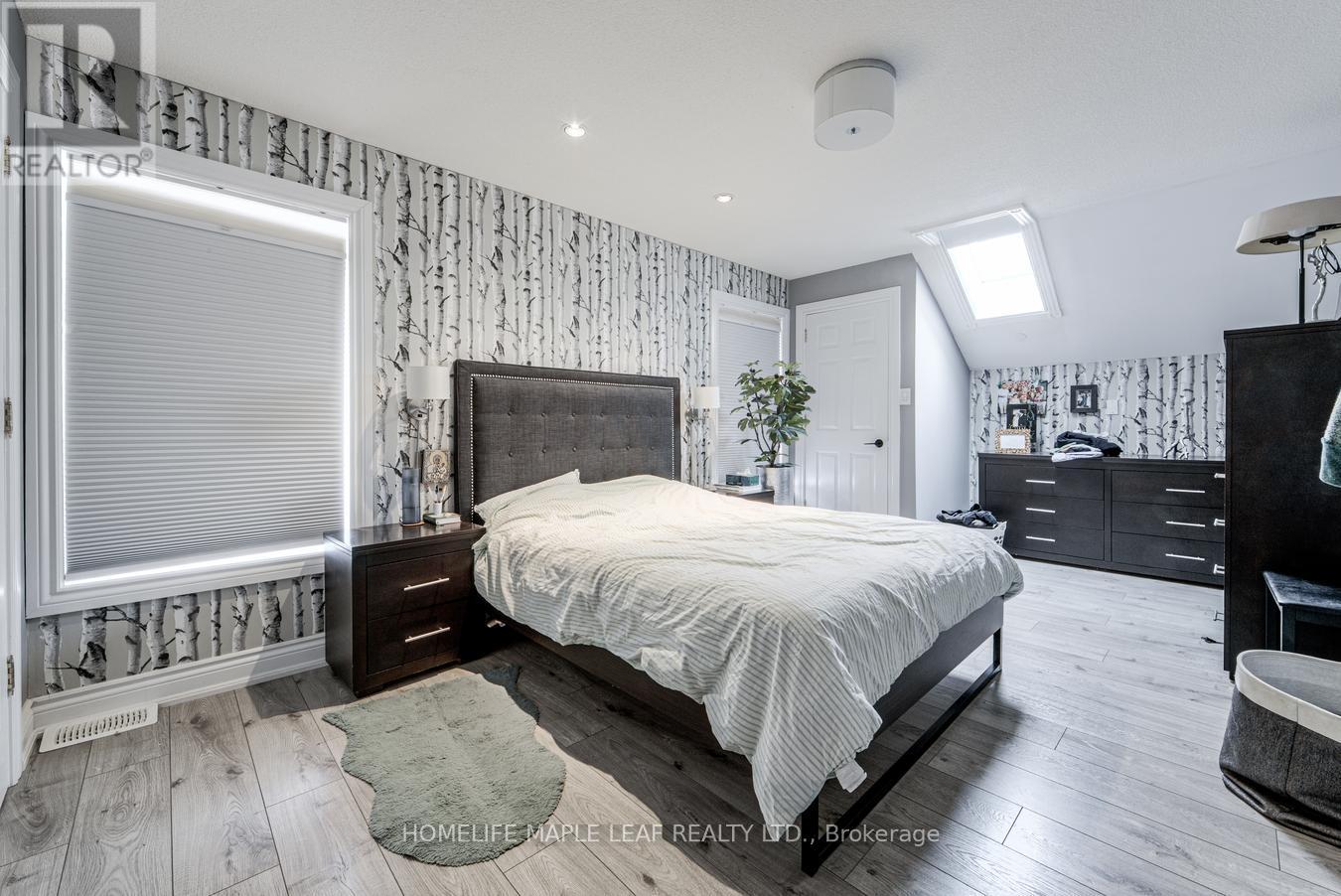 12 Adamson Street N Property Photo 22
