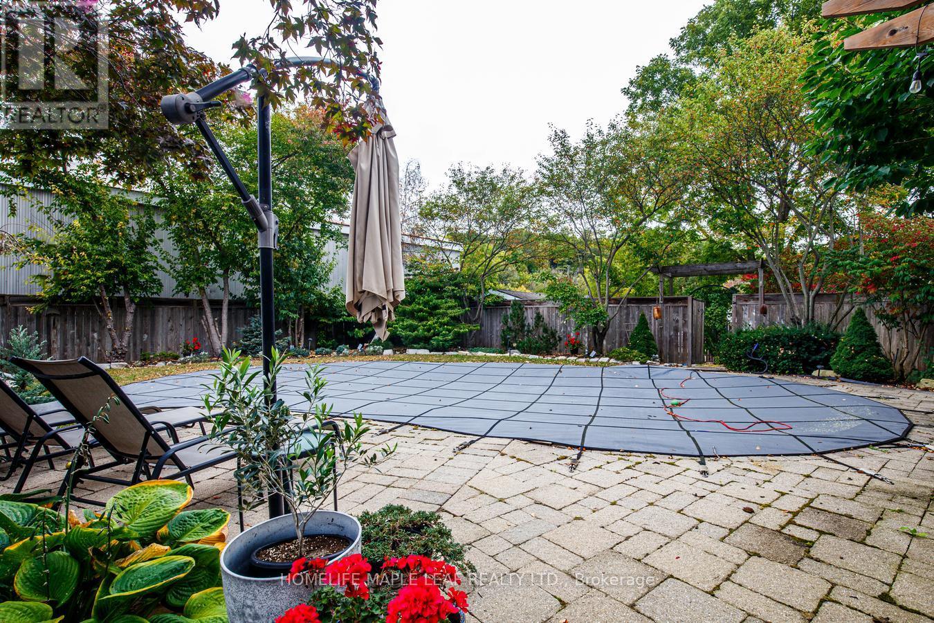 12 Adamson Street N Property Photo 33