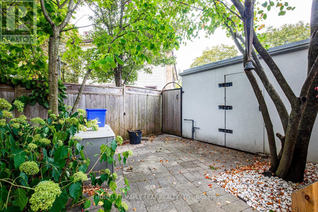 12 Adamson Street N Property Photo 36
