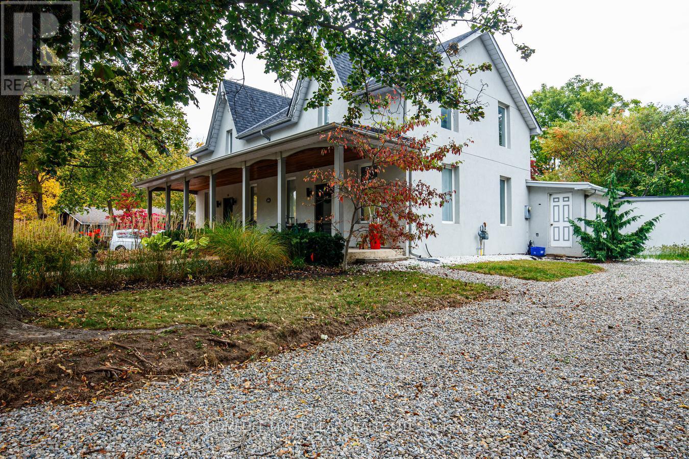 12 Adamson Street N Property Photo 38