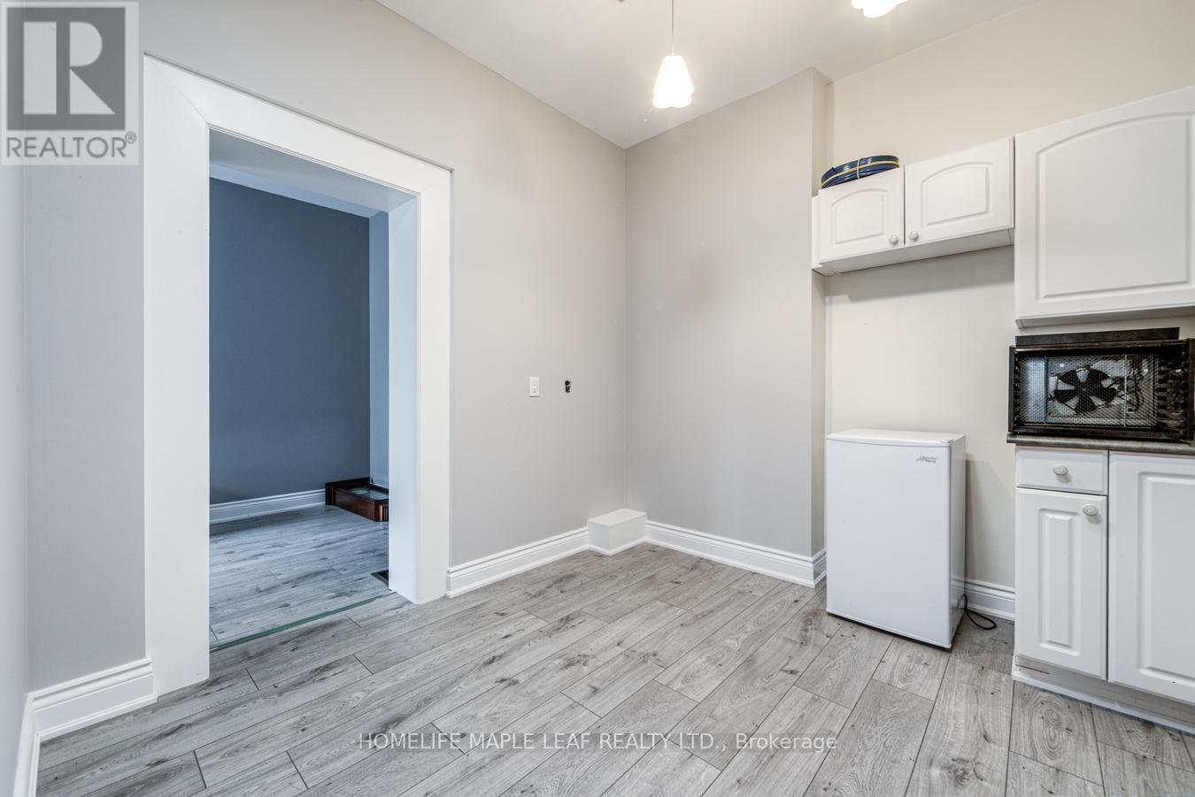 12 Adamson Street N Property Photo 41