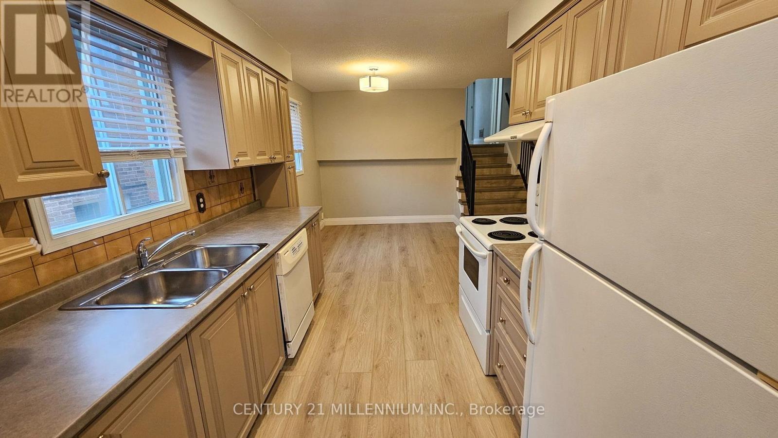 Upper - 67 Simmons Boulevard Property Photo 6