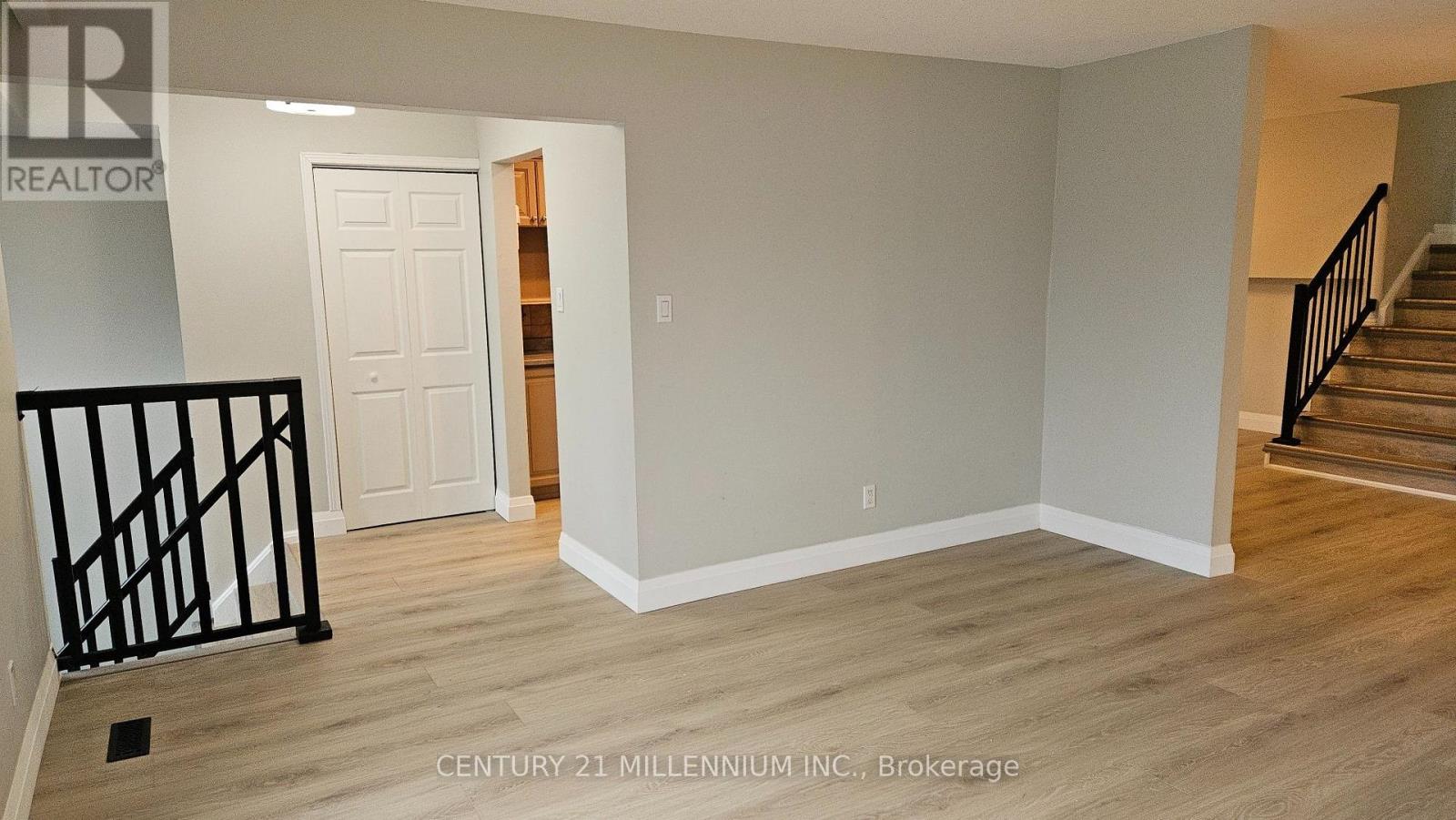 Upper - 67 Simmons Boulevard Property Photo 9