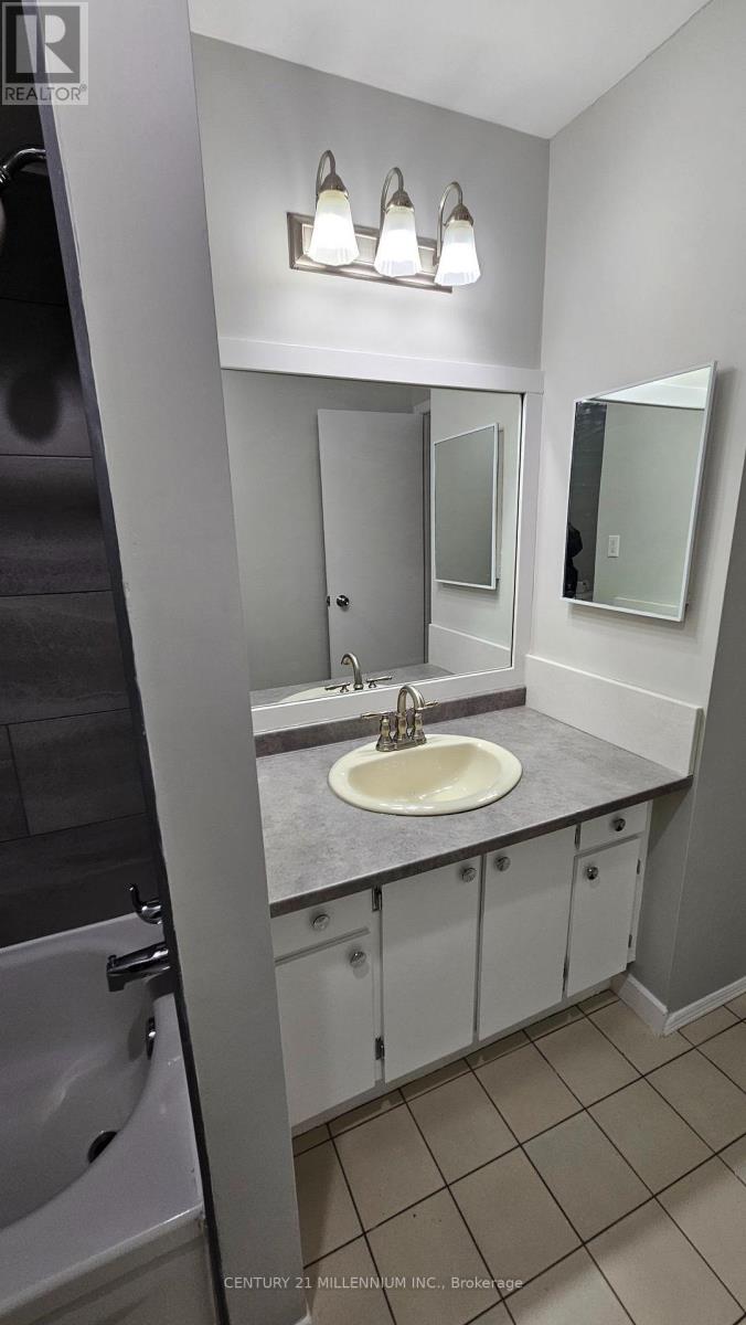 Upper - 67 Simmons Boulevard Property Photo 15