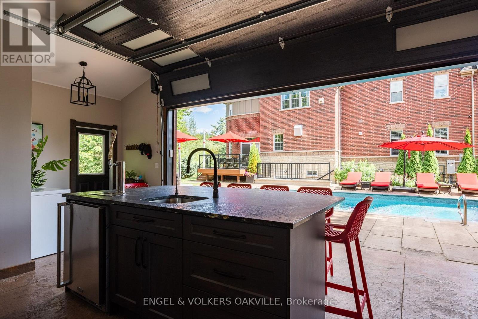 33 Barraclough Boulevard Property Photo 7