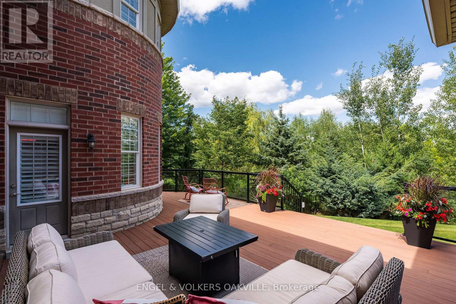 33 Barraclough Boulevard Property Photo 13