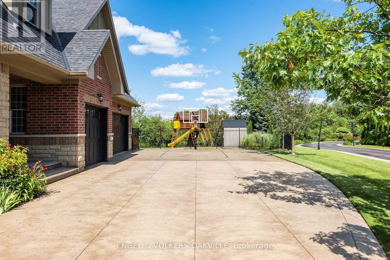 33 Barraclough Boulevard Property Photo 19