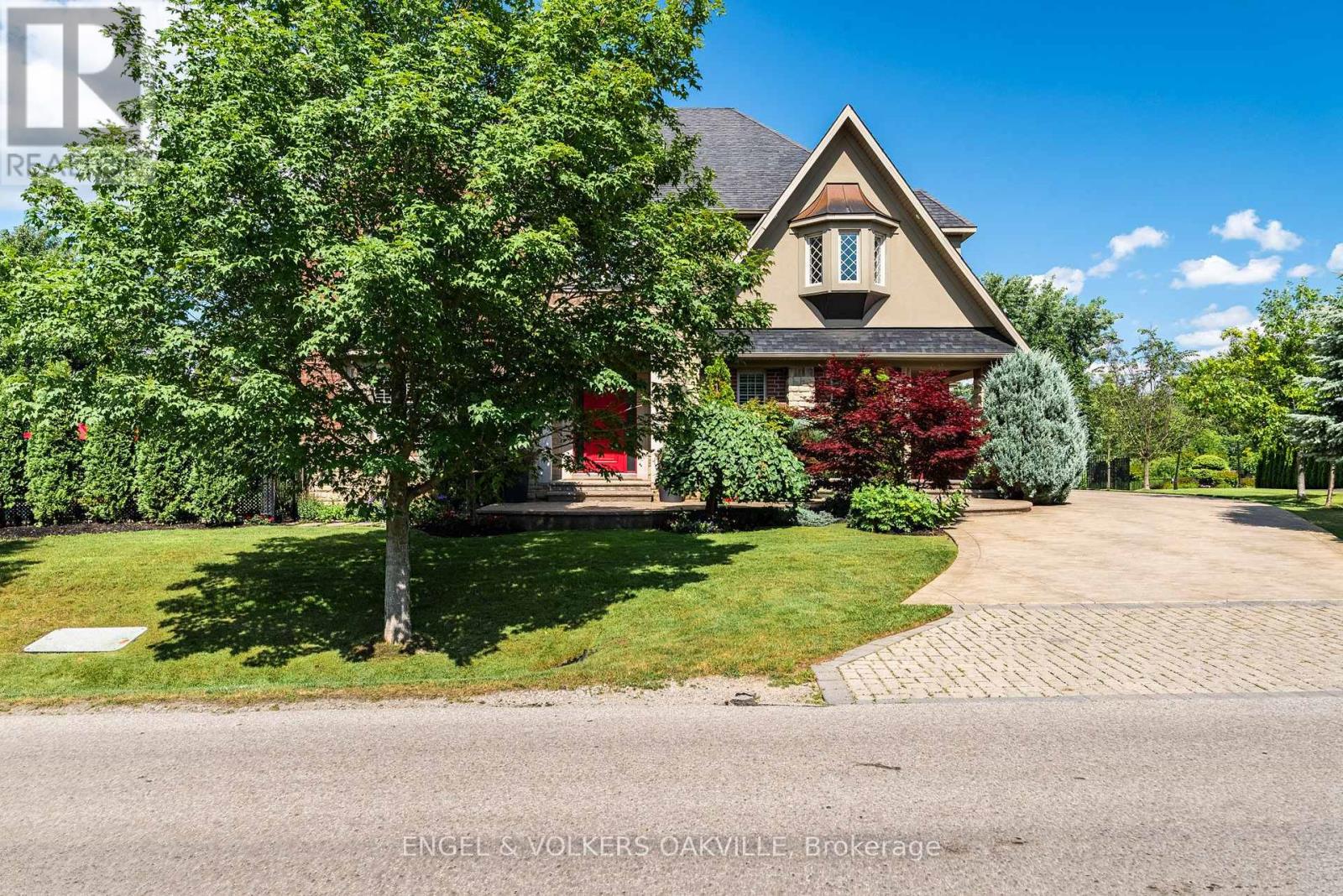 33 Barraclough Boulevard Property Photo 24
