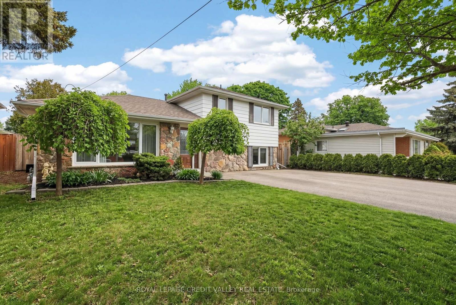 41 Staveley Crescent Property Photo 4