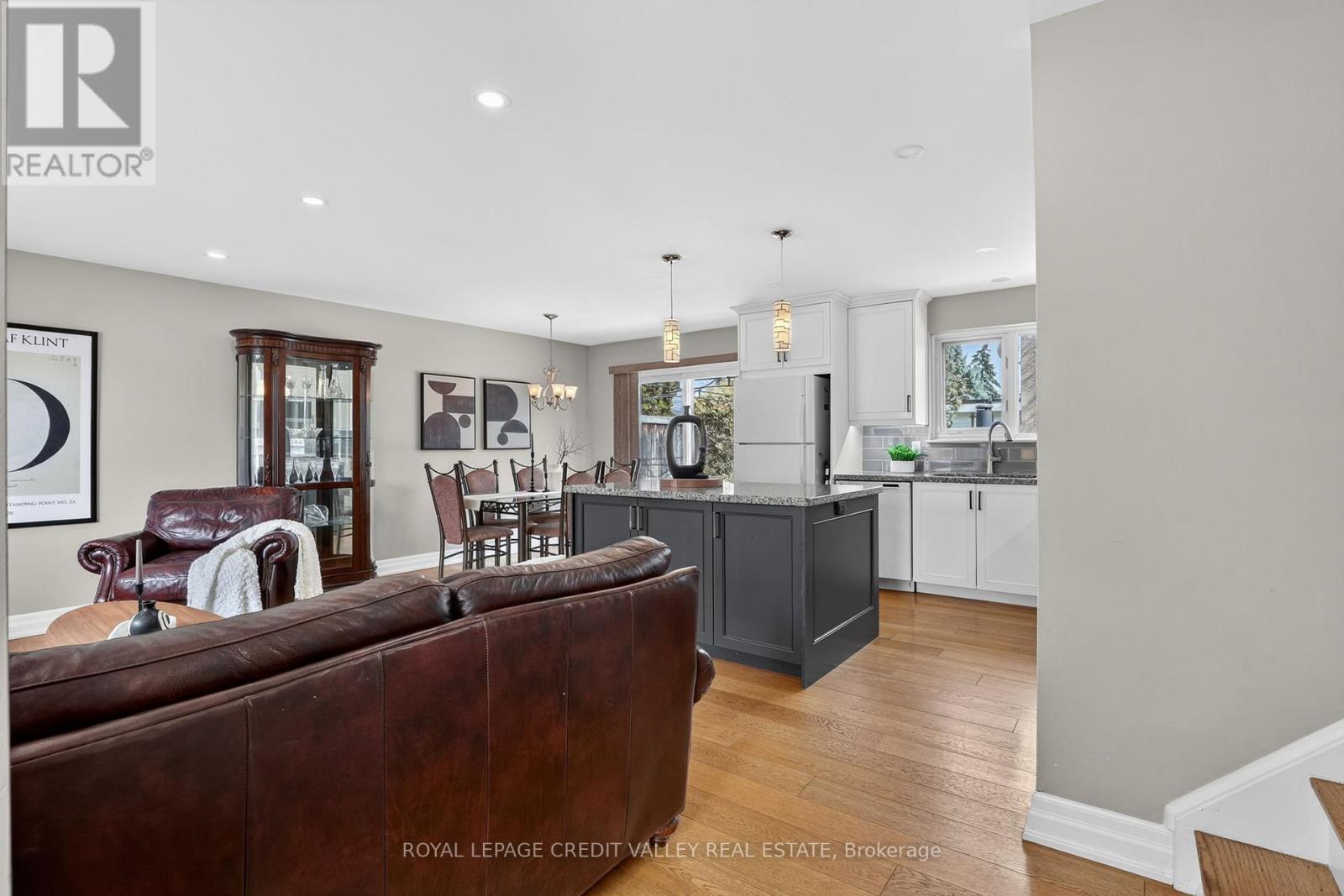 41 Staveley Crescent Property Photo 7