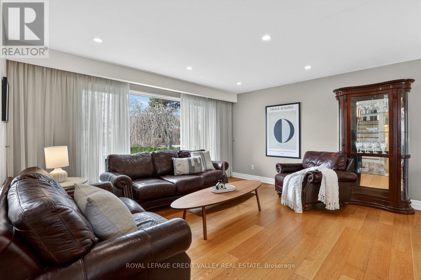 41 Staveley Crescent Property Photo 9