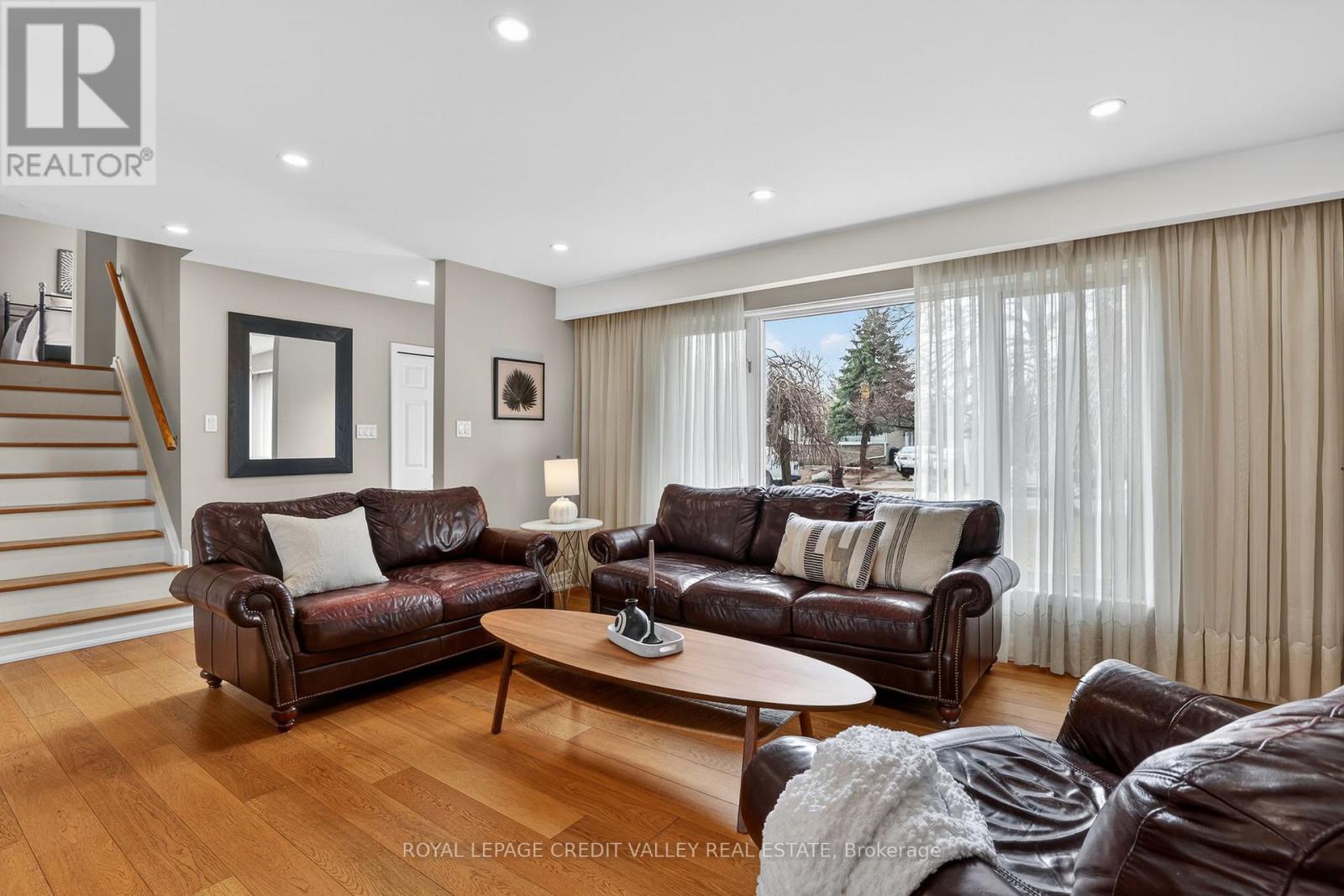 41 Staveley Crescent Property Photo 10
