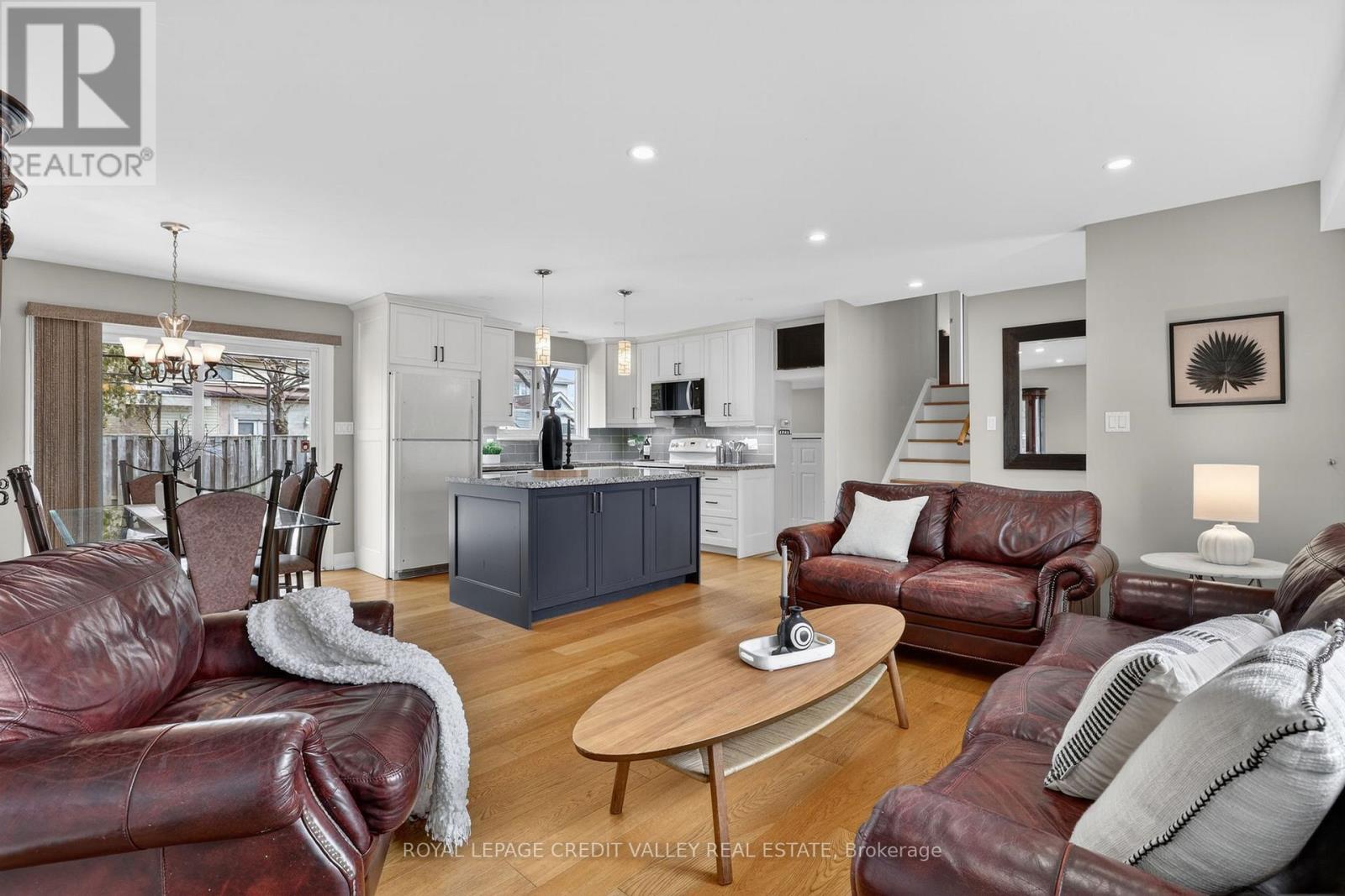 41 Staveley Crescent Property Photo 11