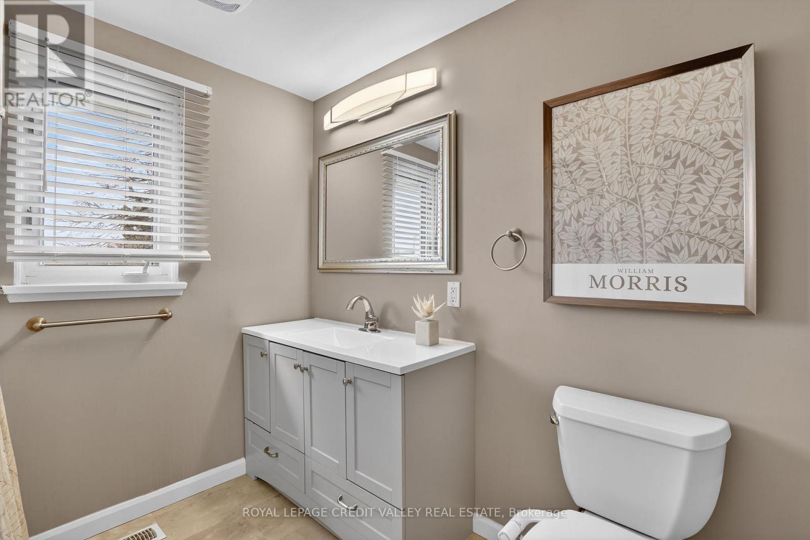 41 Staveley Crescent Property Photo 27