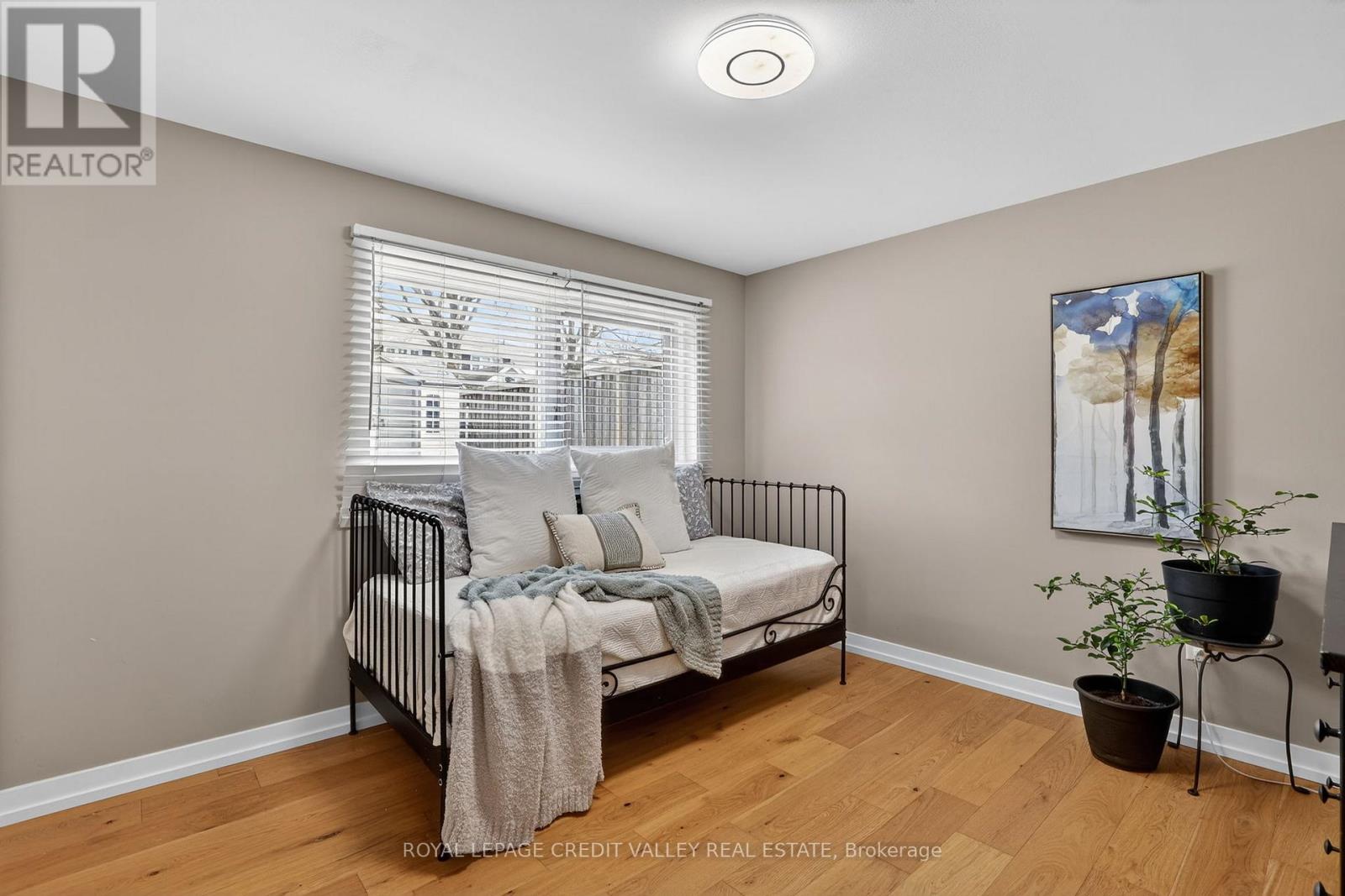 41 Staveley Crescent Property Photo 30