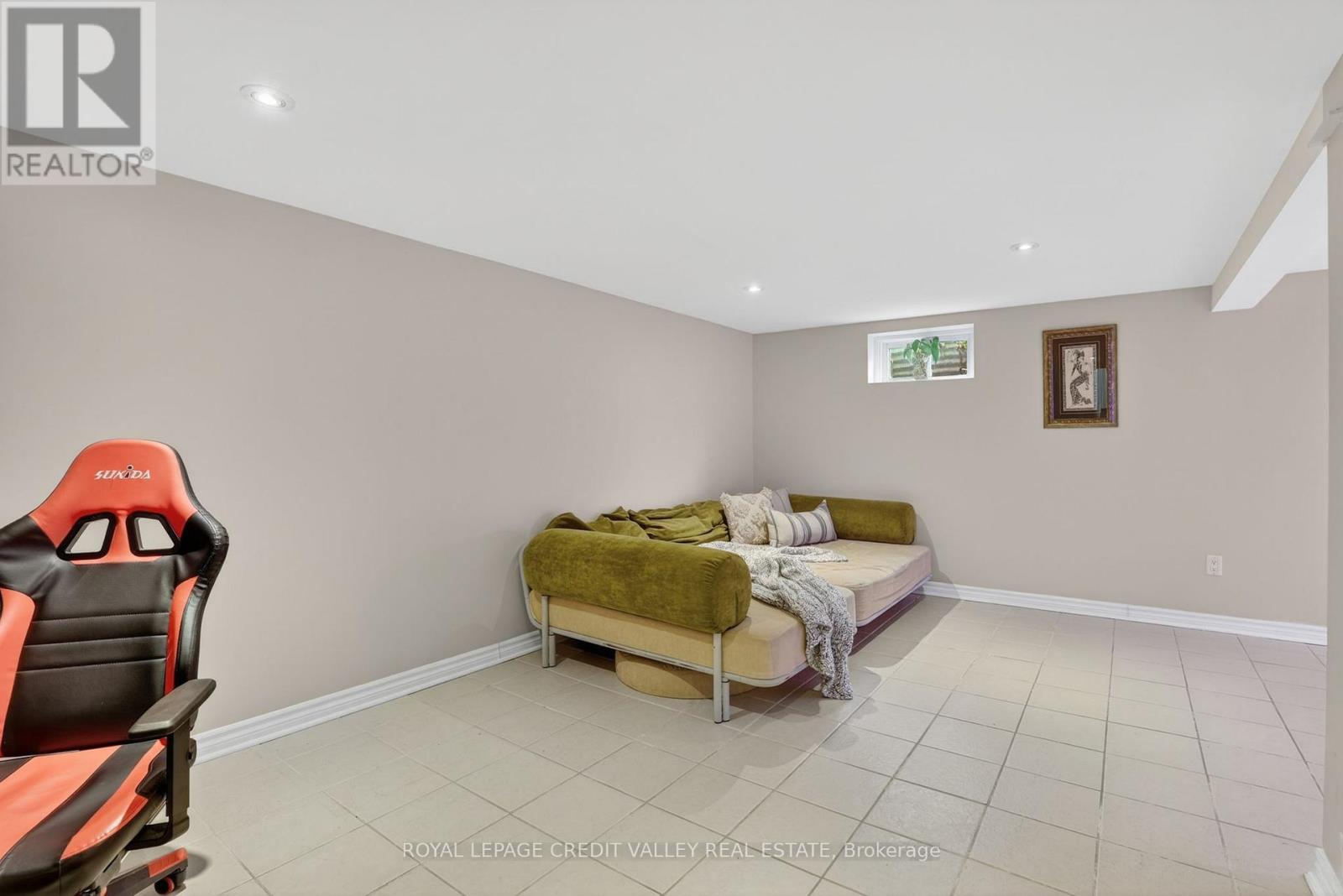 41 Staveley Crescent Property Photo 35