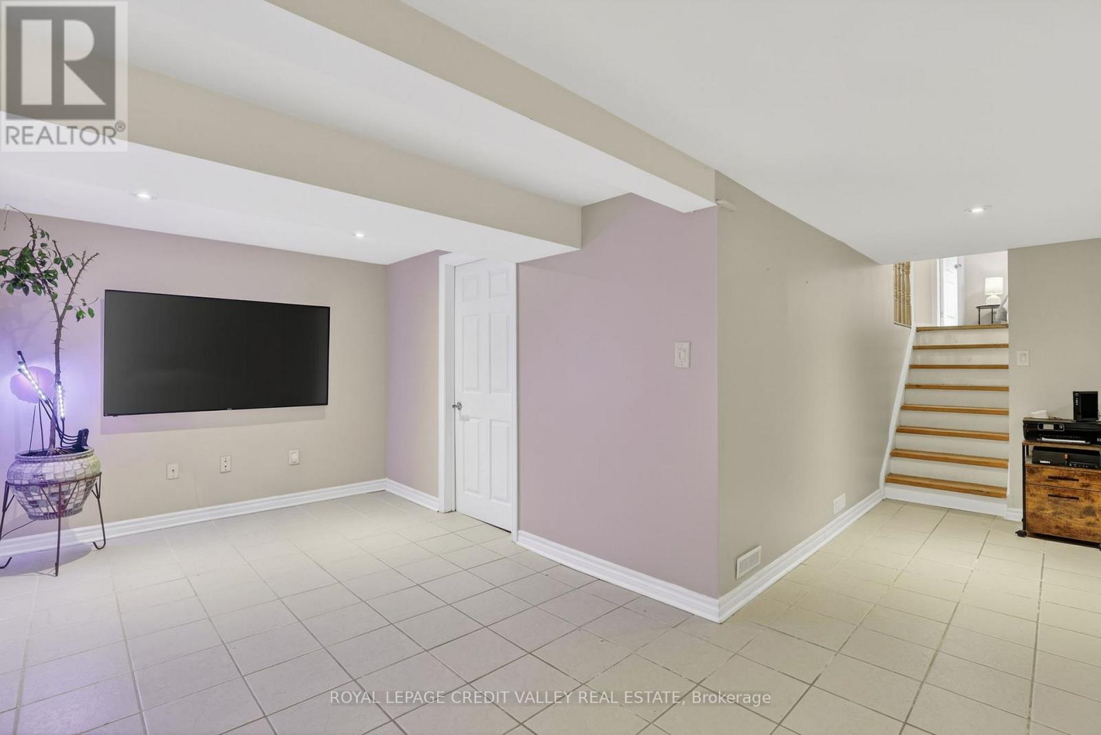 41 Staveley Crescent Property Photo 37