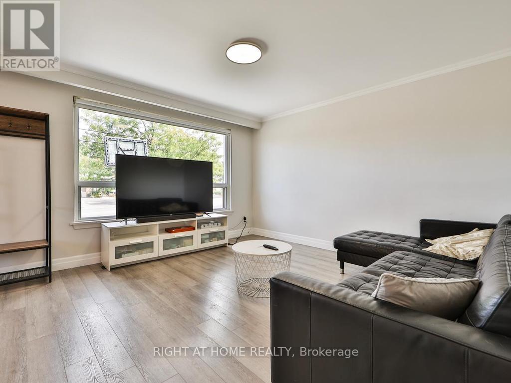 3174 Weston Road Property Photo 6