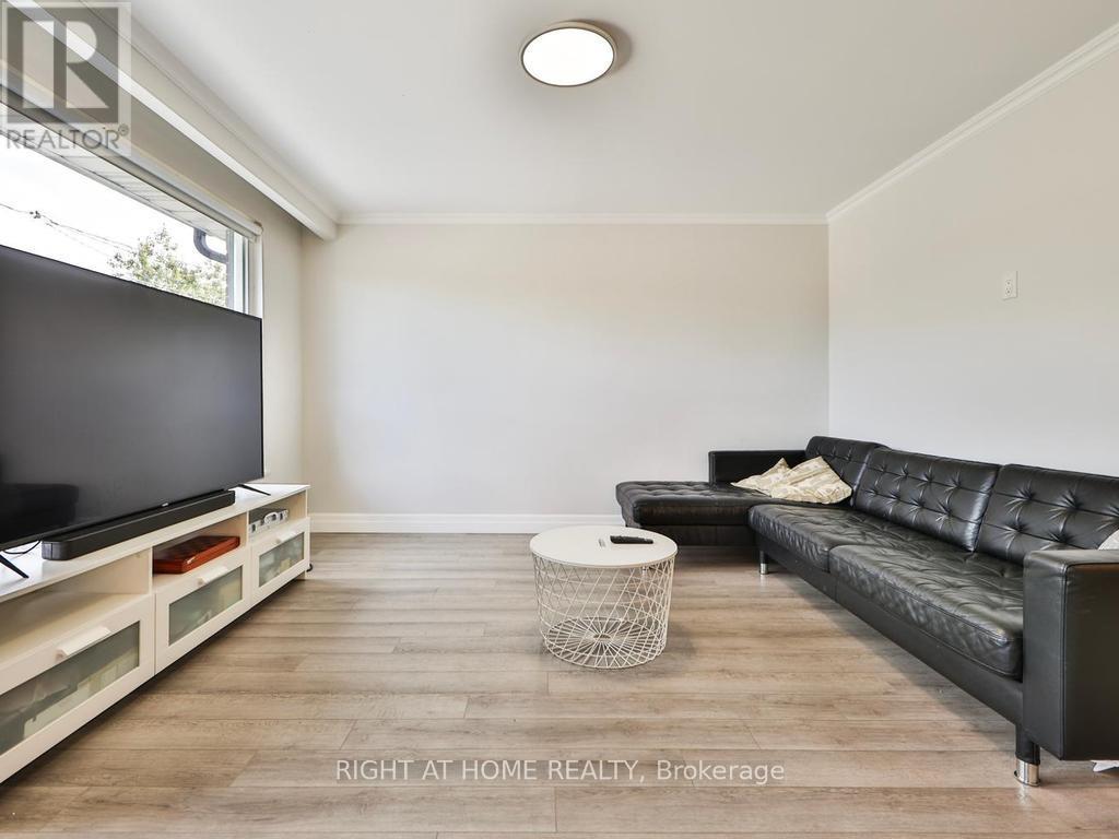 3174 Weston Road Property Photo 7