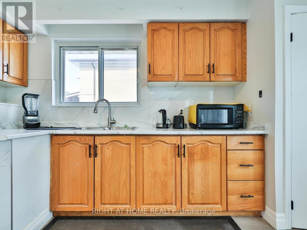 3174 Weston Road Property Photo 11