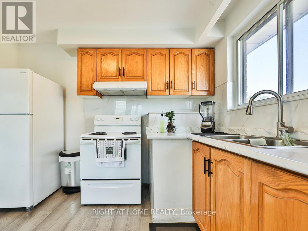3174 Weston Road Property Photo 12