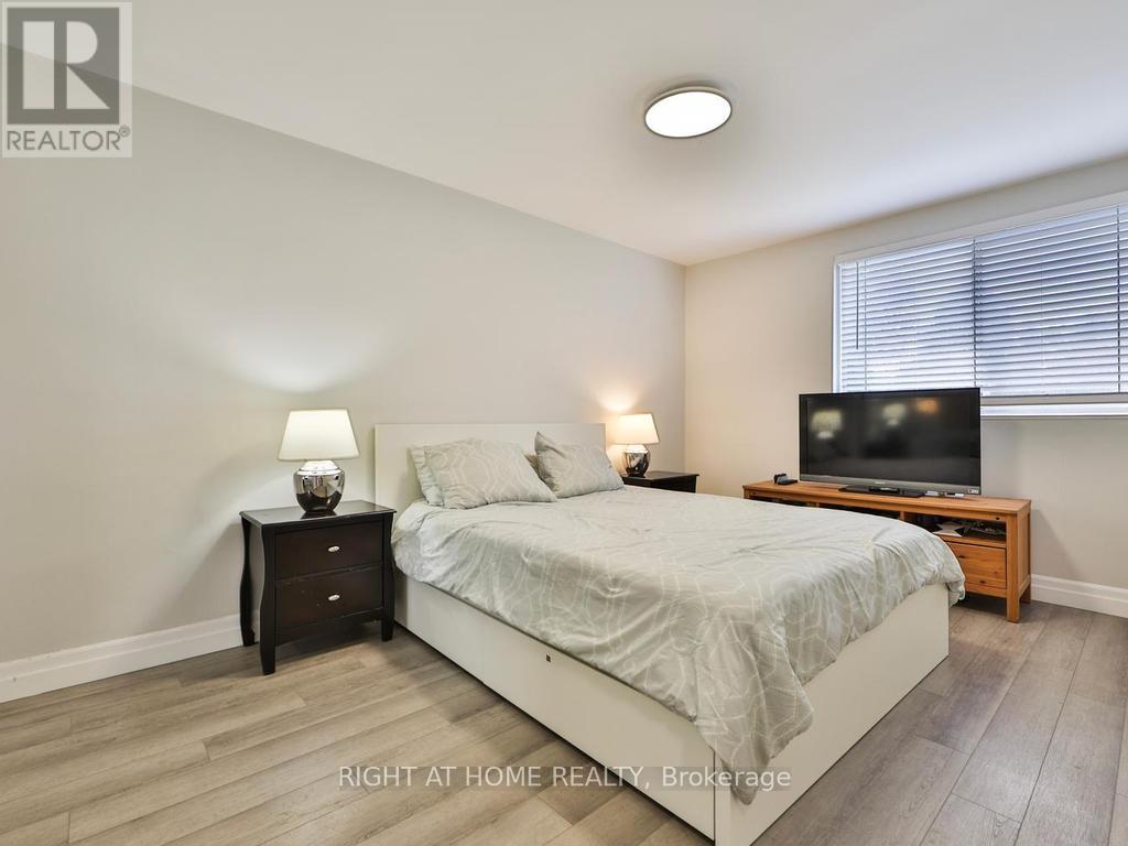 3174 Weston Road Property Photo 16