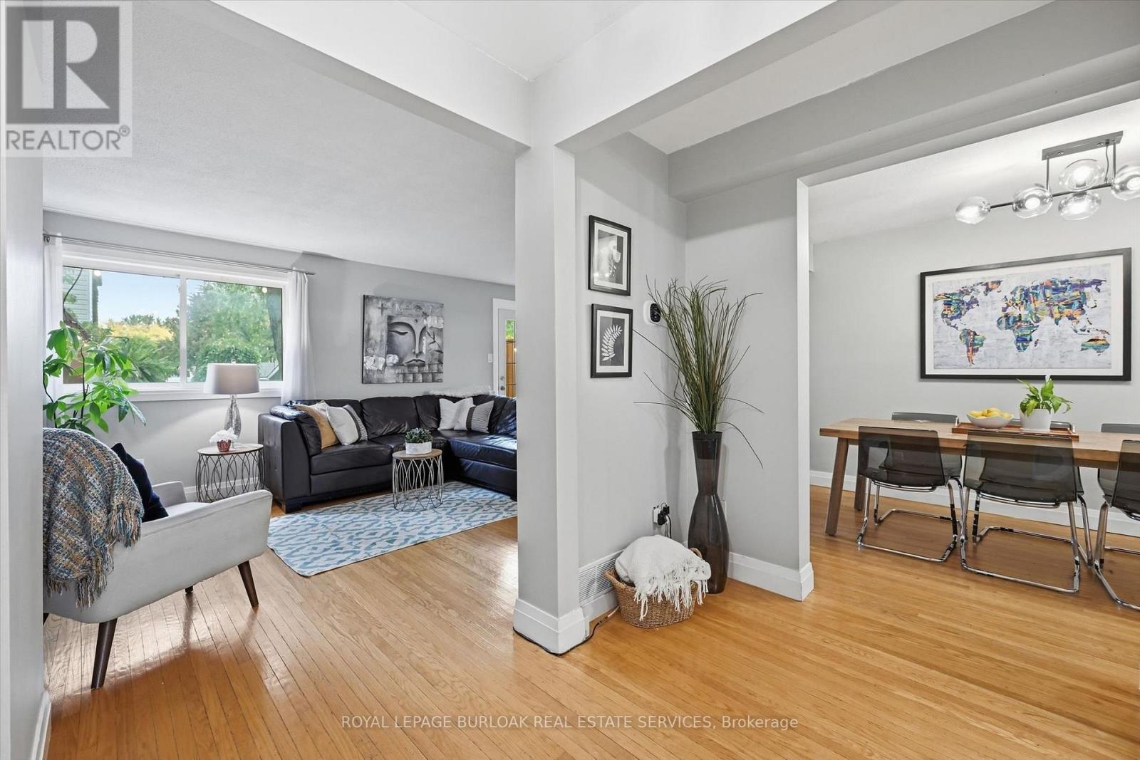 5474 Schueller Crescent Property Photo 6