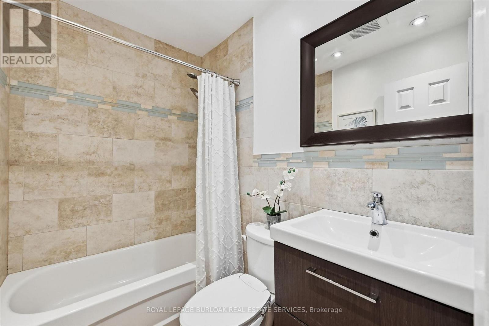 5474 Schueller Crescent Property Photo 25
