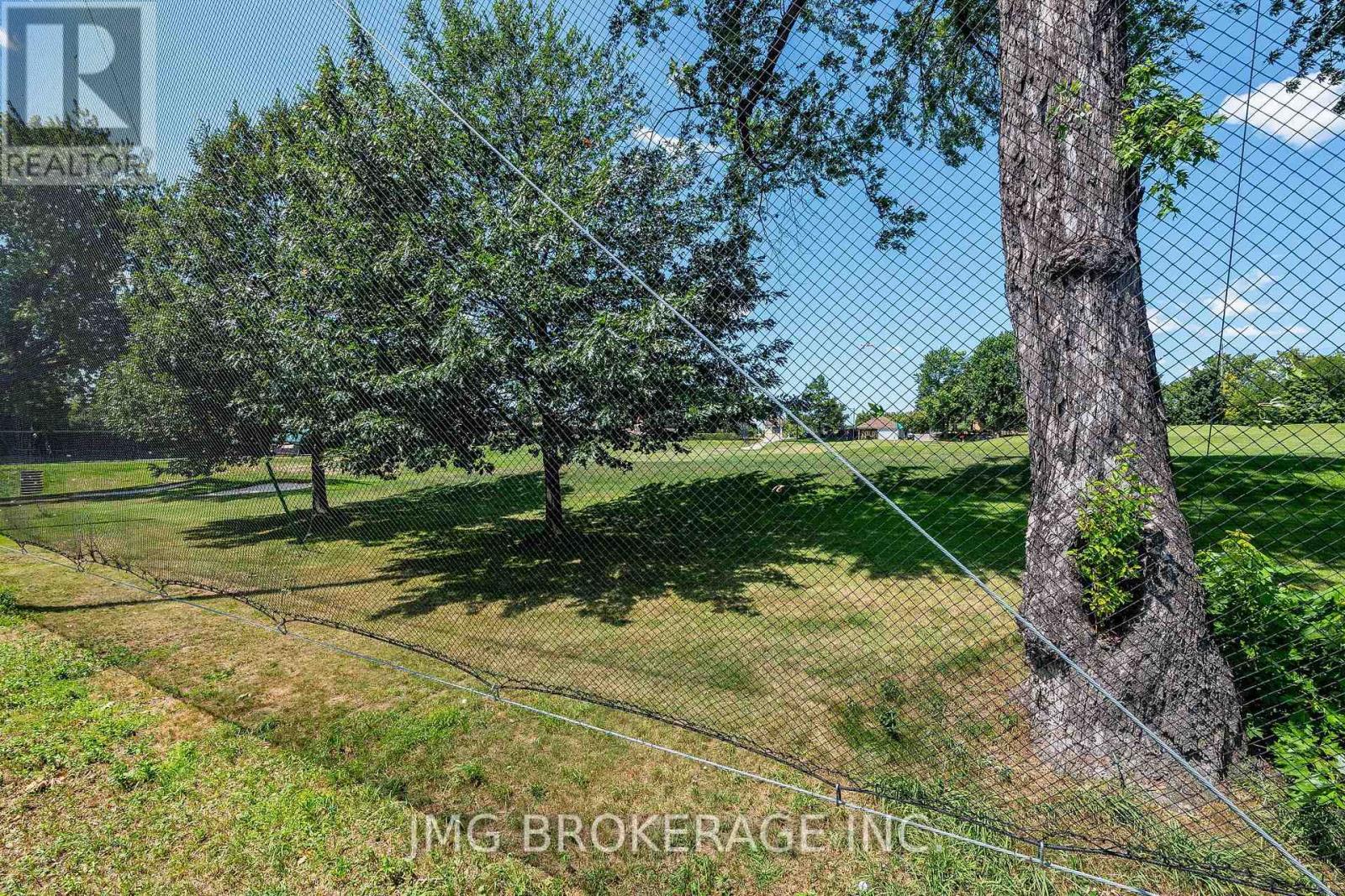 53 Foxrun Avenue Property Photo 4