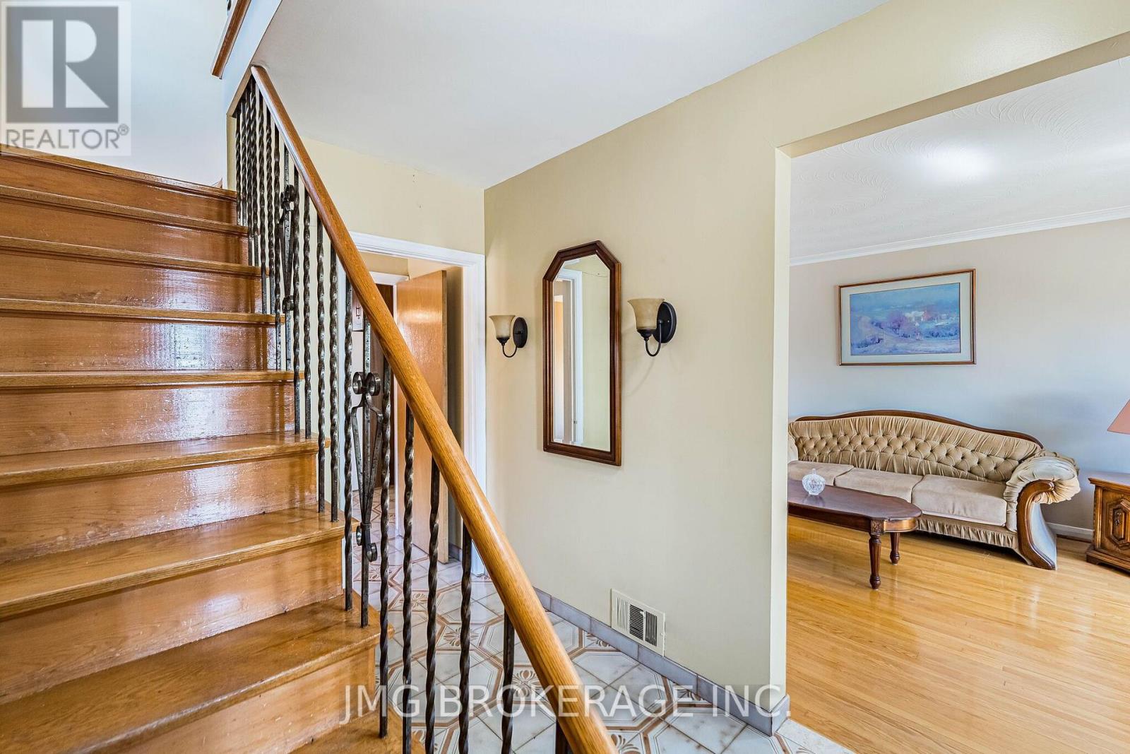 53 Foxrun Avenue Property Photo 12