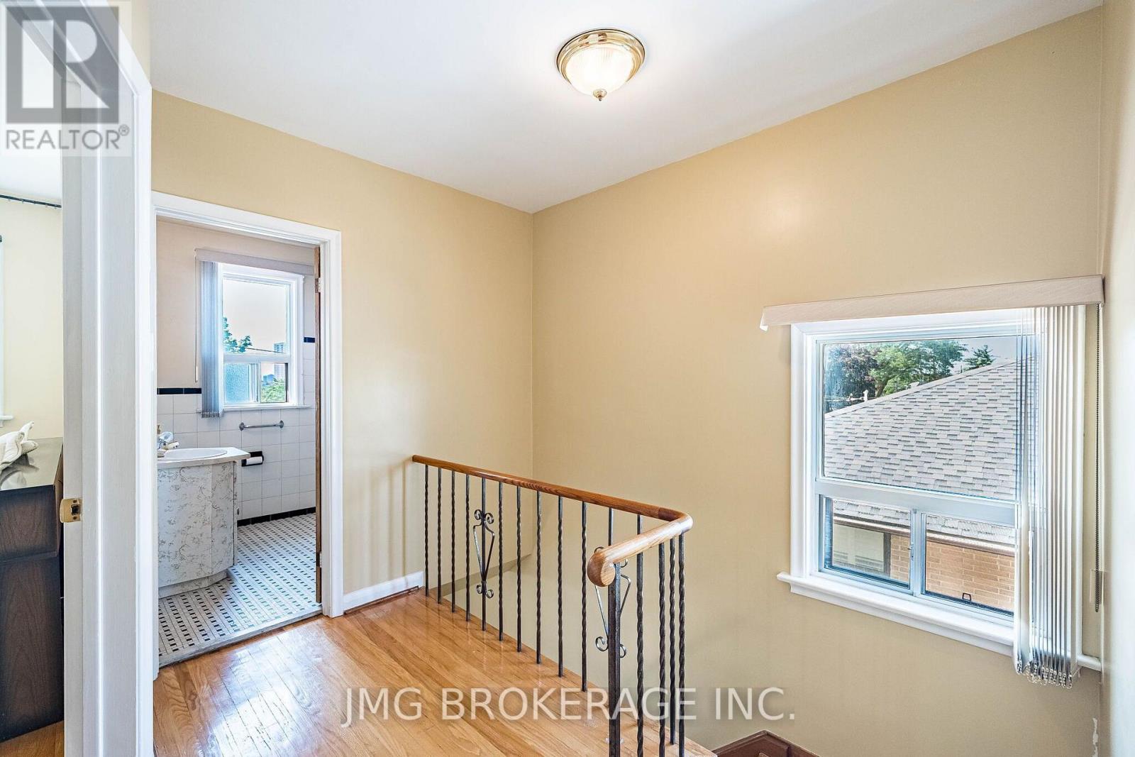 53 Foxrun Avenue Property Photo 17