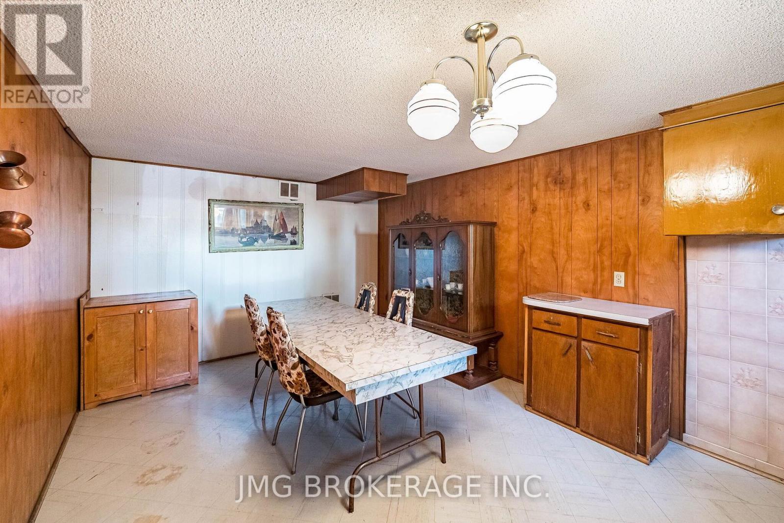 53 Foxrun Avenue Property Photo 26