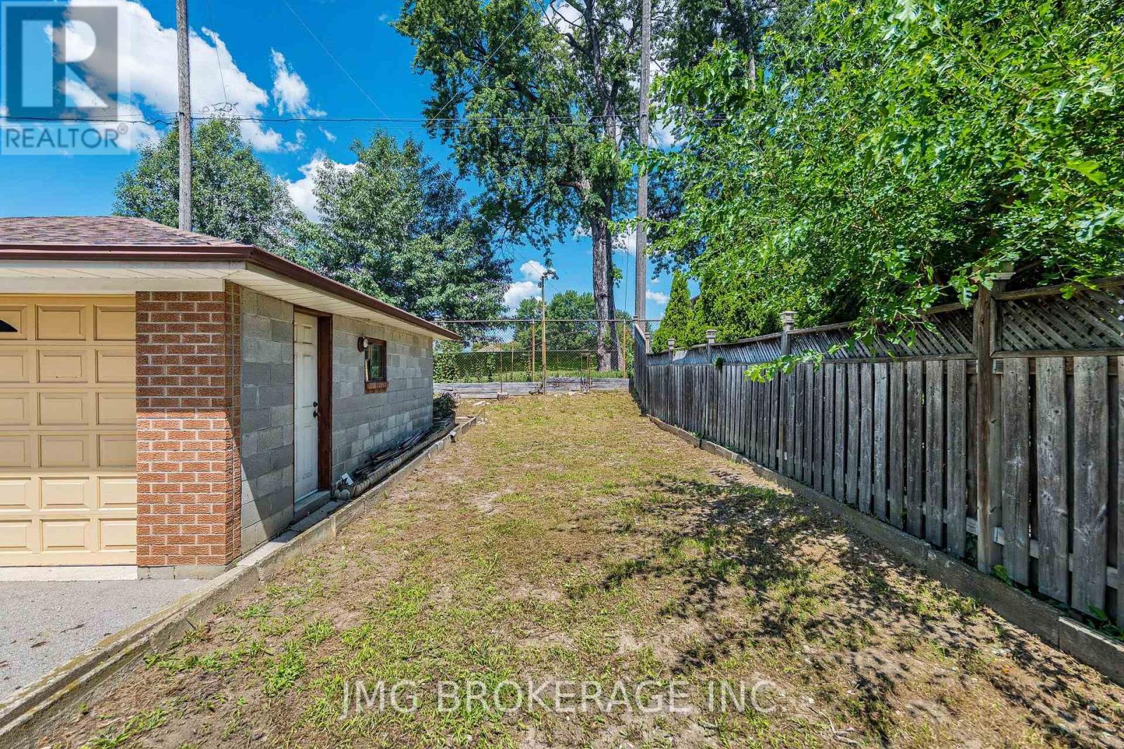 53 Foxrun Avenue Property Photo 34