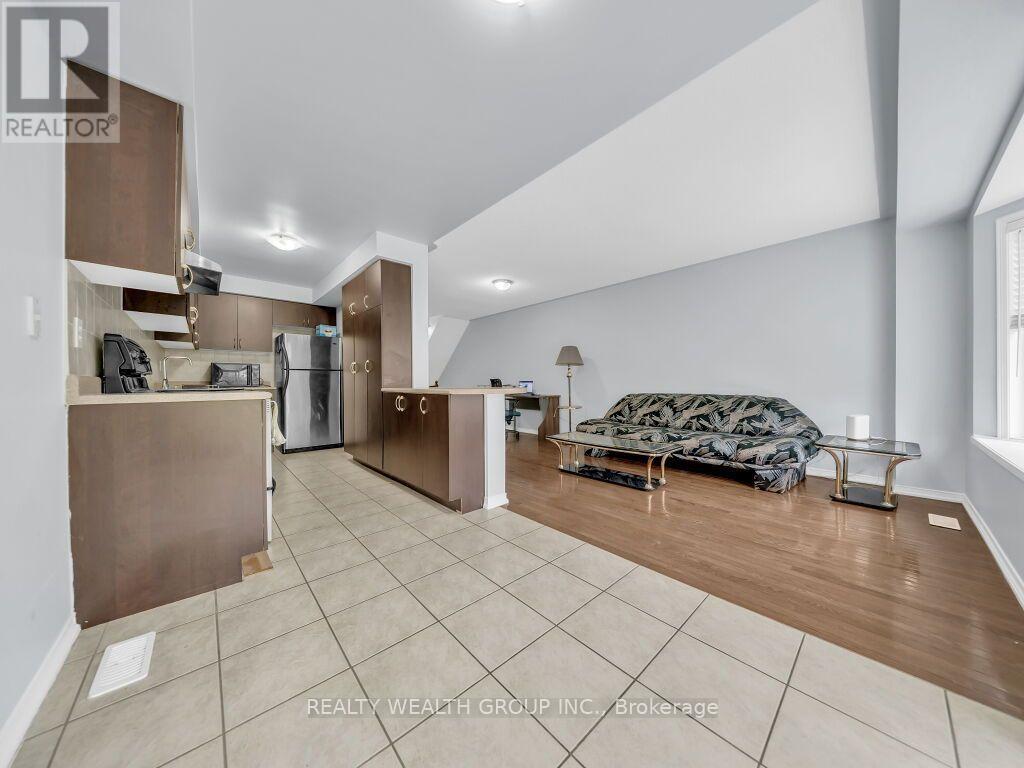 155 - 5255 Palmetto Place Property Photo 12