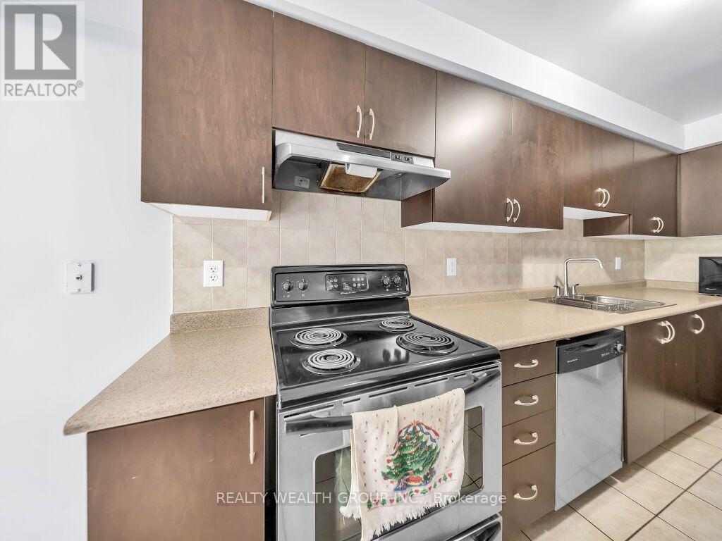 155 - 5255 Palmetto Place Property Photo 14