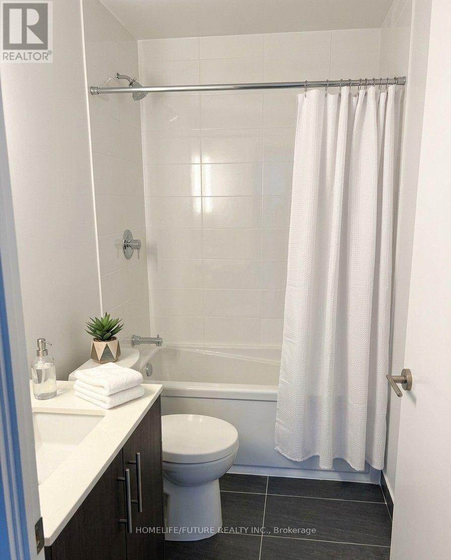 607(s) - 215 Veterans Drive Property Photo 14