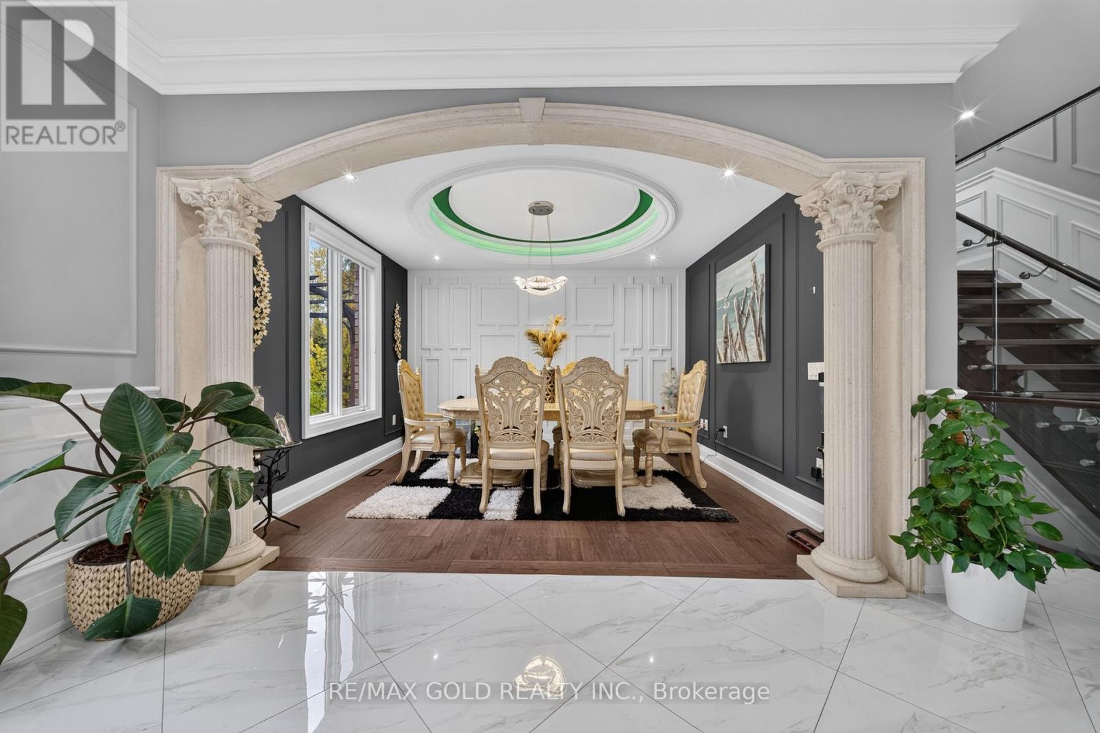 33 Young Court Property Photo 15