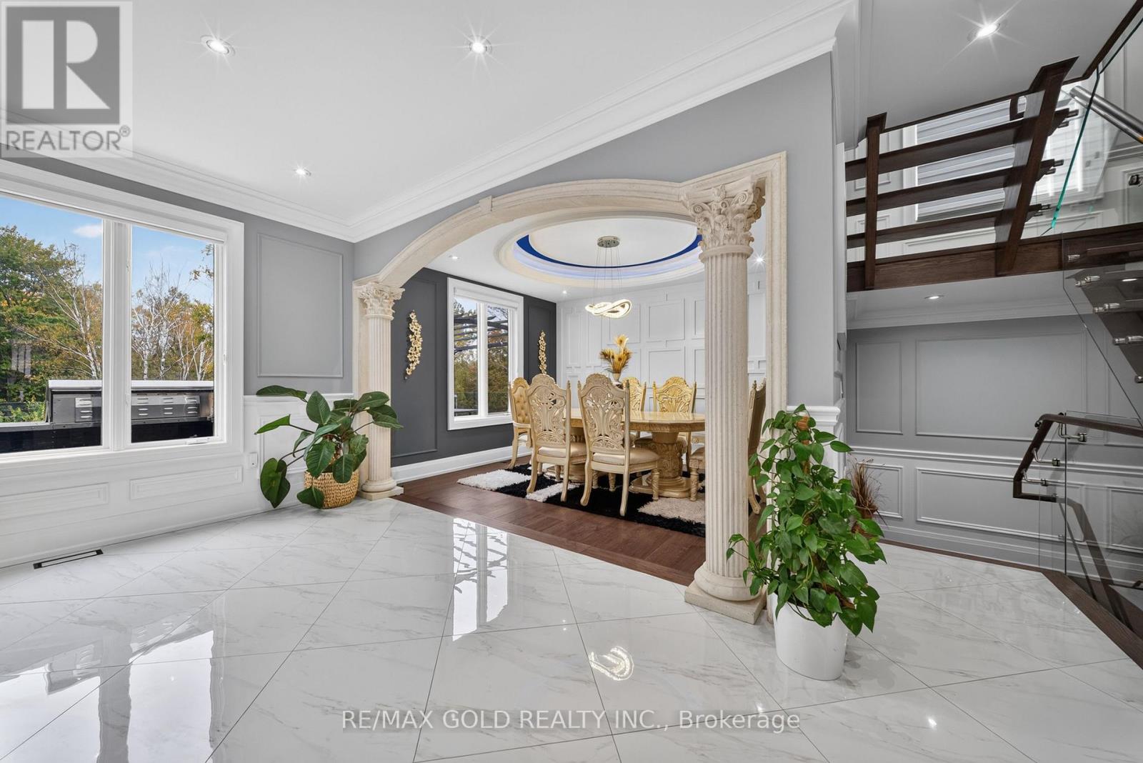 33 Young Court Property Photo 17