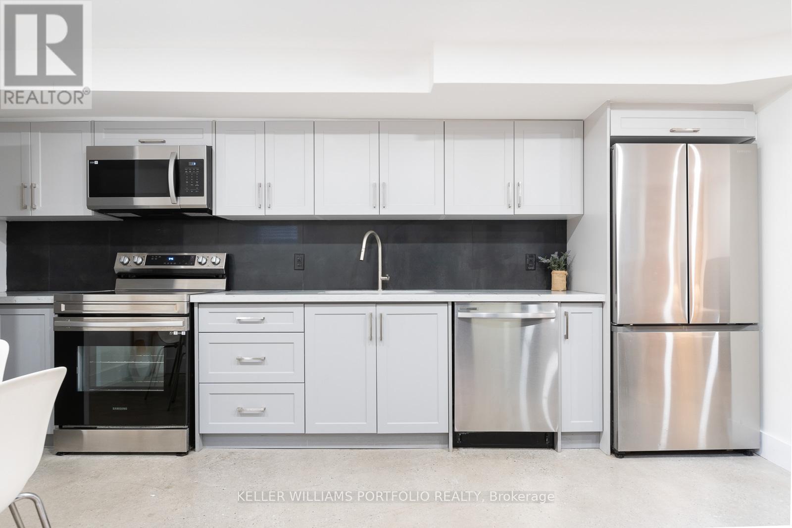 Lower - 180 Maria Street Property Photo 2