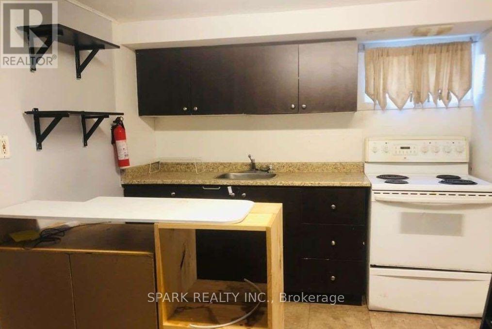 27 Erlesmere Avenue Property Photo 2