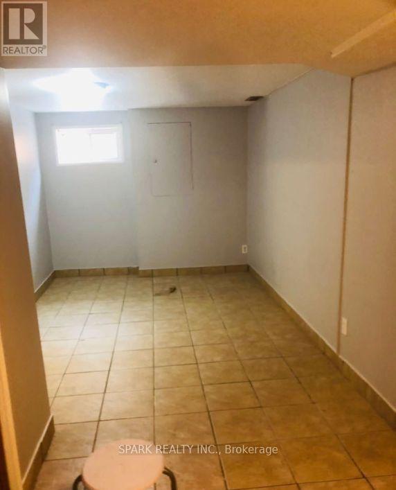 27 Erlesmere Avenue Property Photo 5