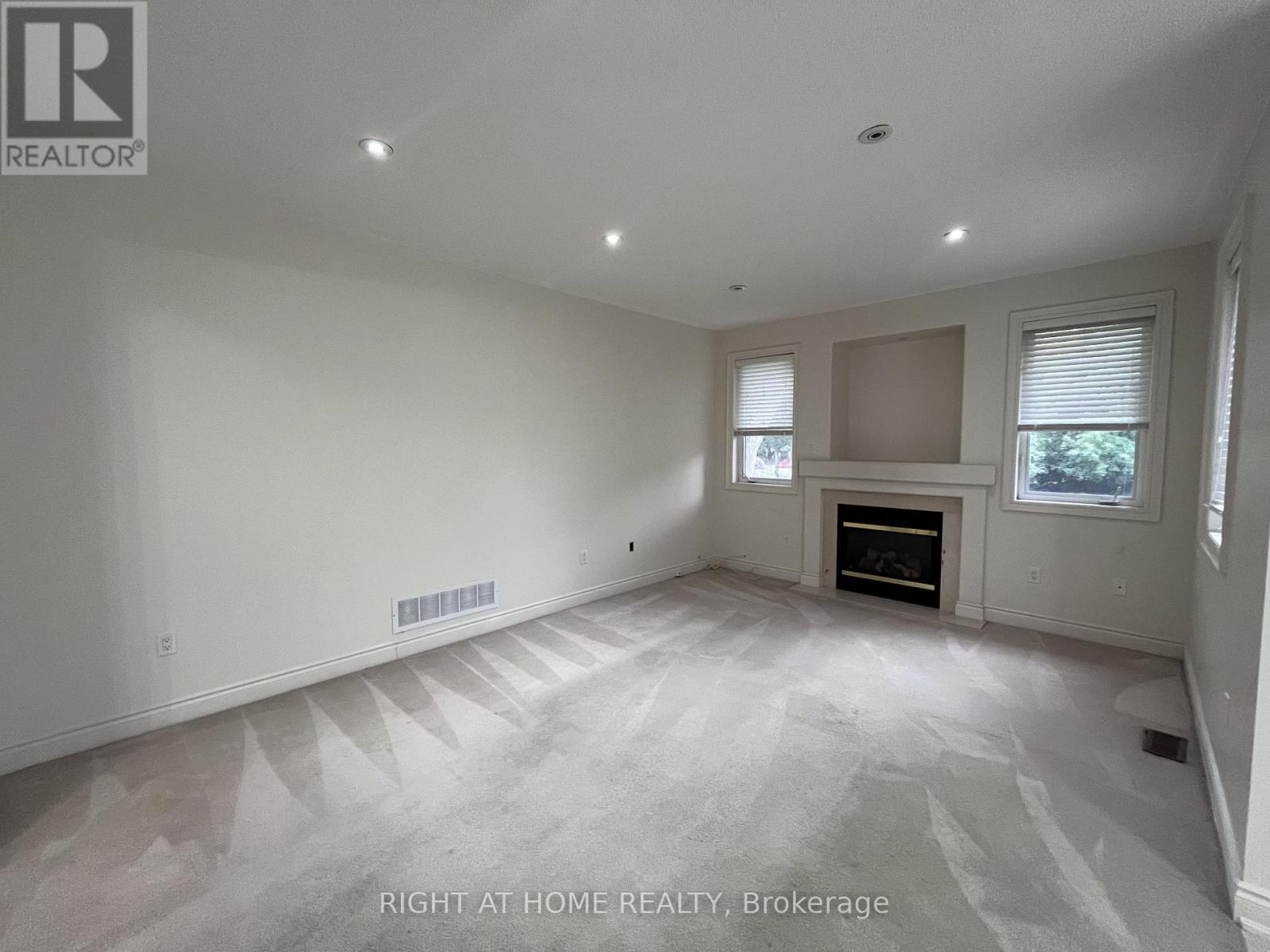 2518 Rugby Road Property Photo 10