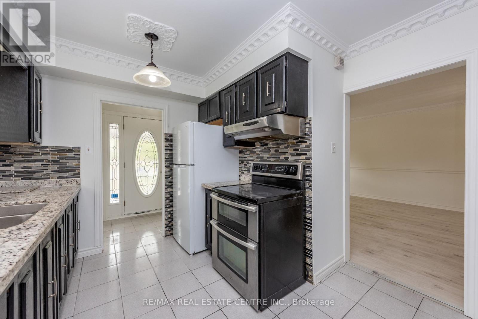 45 Autumn Boulevard Property Photo 4