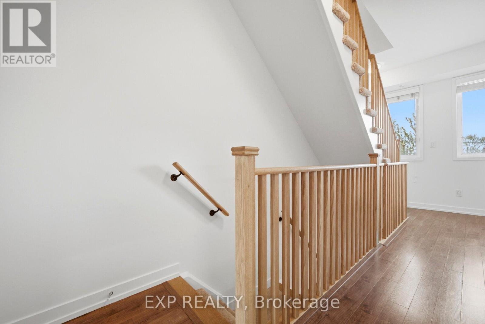 66 - 60 Winston Park Boulevard Property Photo 5